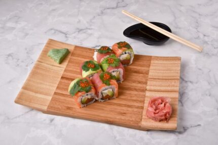 SALAMON ROLL SAUMON AVOCAT CHEESE